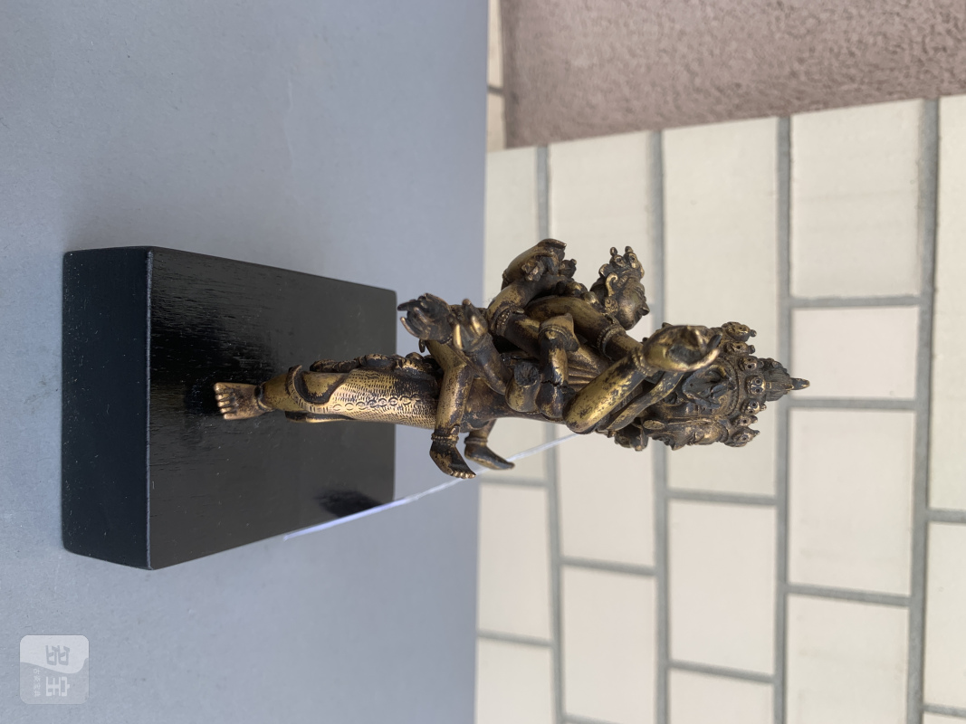A fire-gilt bronze of Cakrasamvara in yab-yum with attributes - 图8